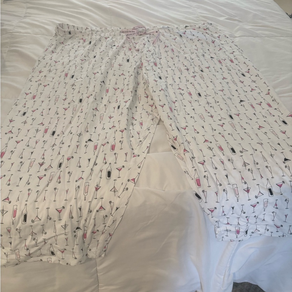 HUE Women’s Pajama/Lounge Bottoms with Pink and Black Martini pattern. 3X NWOT